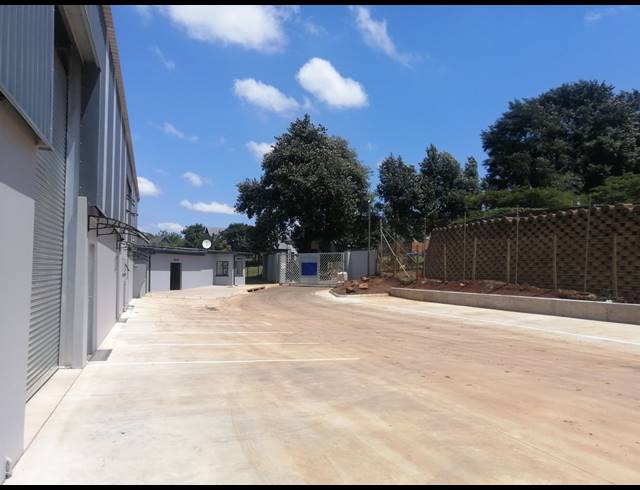 450M² WAREHOUSE TO LET IN WATERFALL